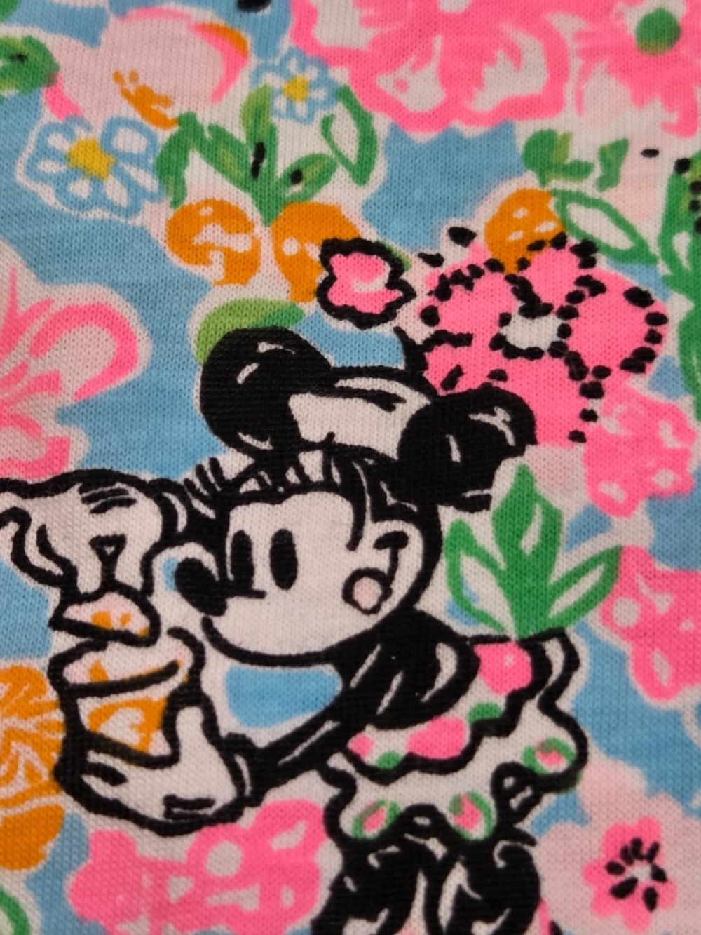 NWT Lilly Pulitzer Disney Top "Lilly Hearts Disney" - Picture 6 of 14